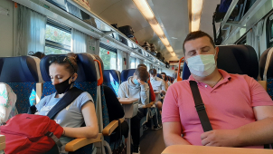 Vláda oseká slevy na jízdném, u studentů i důchodců