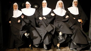 Jeptišky naposledy roztančí pardubickou Malou scénu ve dvoře