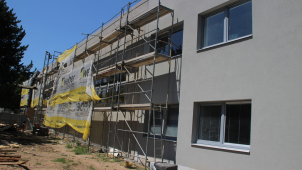 Střední v Třemošnici přes prázdniny zatepluje budovu dílen