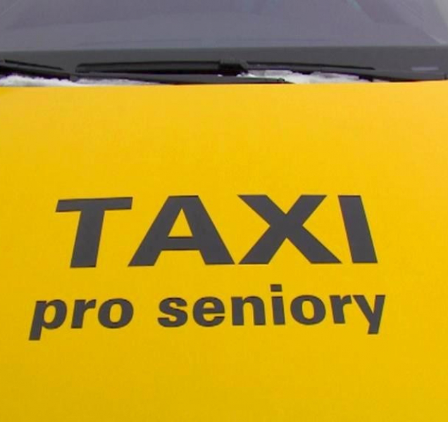 Služba Senior taxi pokračuje s vylepšenými podmínkami