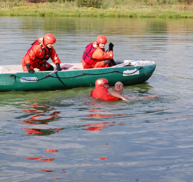 Hasiči se při letním výcviku zaměřují na záchranu tonoucích