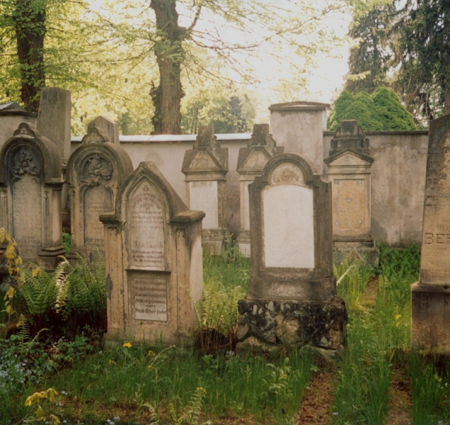 Hrob Jaromíra Johna v Pardubicích čeká rekonstrukce